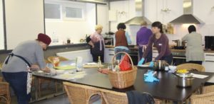 Frauen beim Kochen